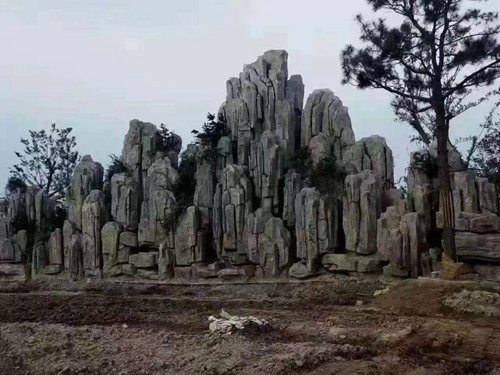 山東AVAPP探花在线看看假山