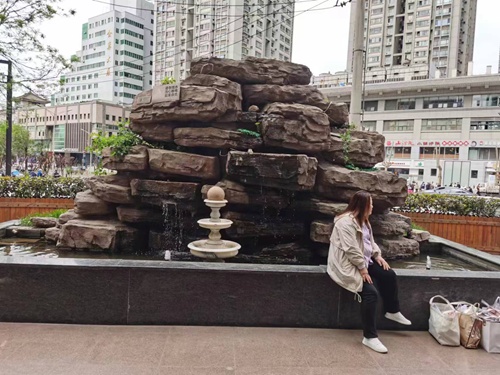 棗莊AVAPP探花在线看看假山